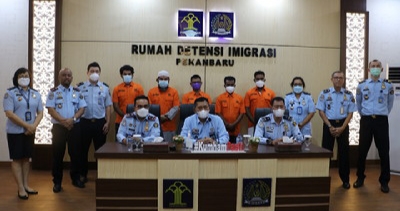 Kemenkumham Riau Amankan WN Myanmar dan Deportasi Warga Pakistan