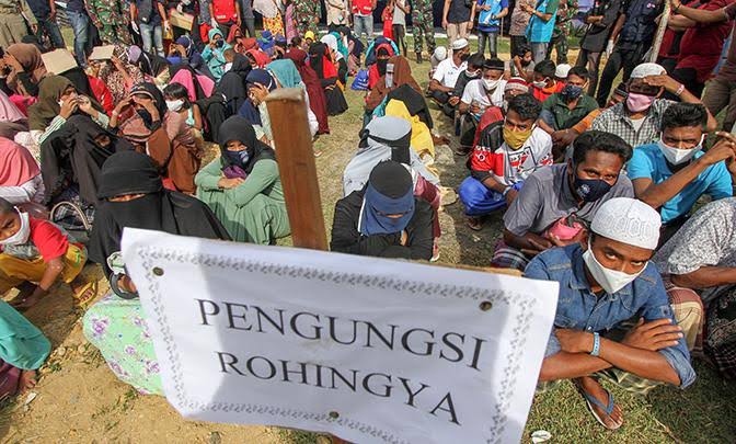 Diterbangkan dari Medan, 119 Pengungsi Rohingya Dipindahkan ke Pekanbaru