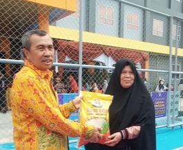 Gubri Serahkan Bantuan Beras untuk Warga Srikandi