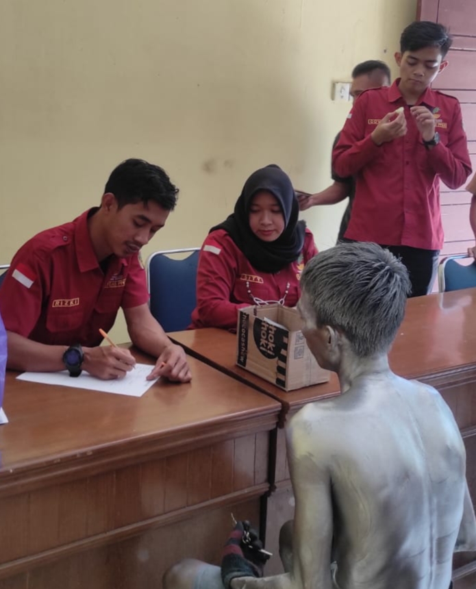 Razia Gepeng, Dinsos Pekanbaru Amankan Manusia Silver dan Penjual Tisu