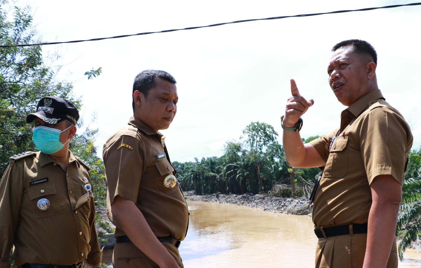 Tuntaskan Masalah Banjir, Pj Wako Pekanbaru Tinjau Titik Banjir di Sail