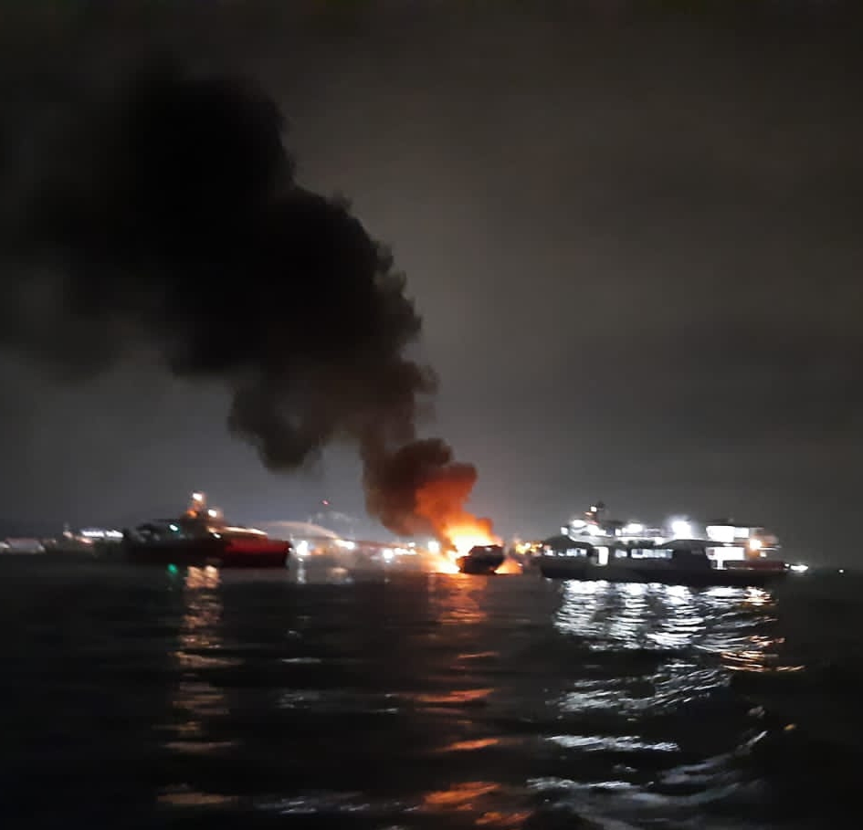 Meledak! Kapal Dumai Line 5 Terbakar, Satu Kru Dinyatakan Tewas