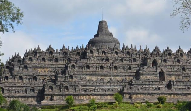 Pemerintah Batalkan Rencana Kenaikan Tarif Masuk Candi Borobudur