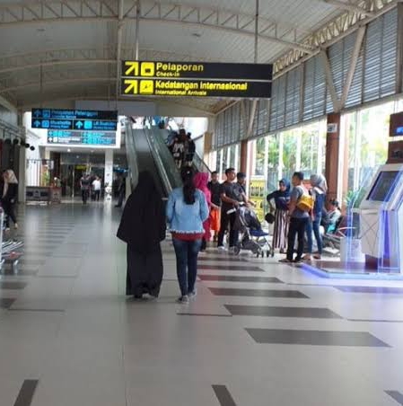 Gubri Minta Agar Penerbangan Internasional di Bandara SSK II Segera Dibuka