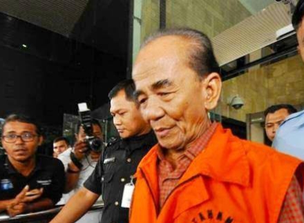 Mantan Gubernur Riau Annas Maamun Minta JPU Ringankan Tuntutan