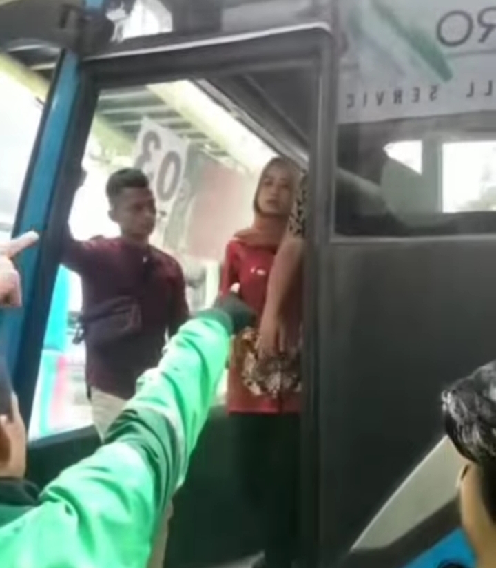 Heboh! Oknum Pramugara Bus TMP Diduga Lecehkan Penumpang 