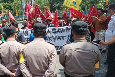 Unjuk Rasa, Cipayung Plus Kritis DPRD Riau Plesiran Saat Ekonomi Merosot