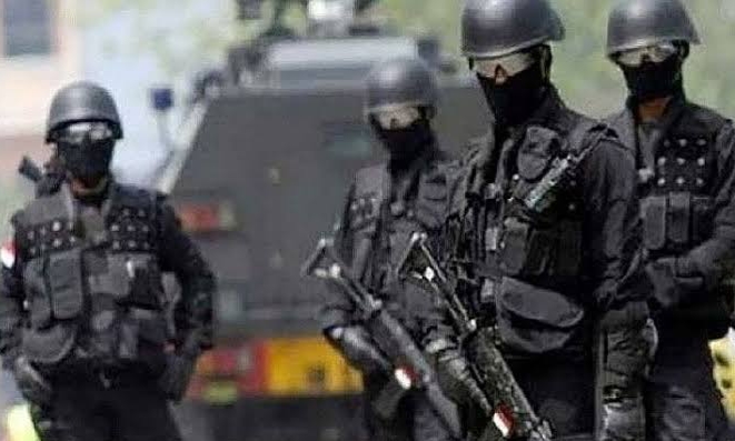 Densus 88 Tangkap Lima Terduga Teroris di Tiga Kota
