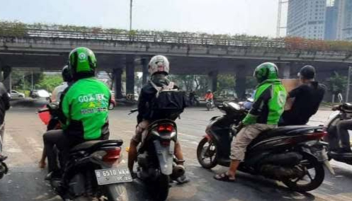 Pemerintah Kembali Tunda Kenaikan Tarif Ojek Online