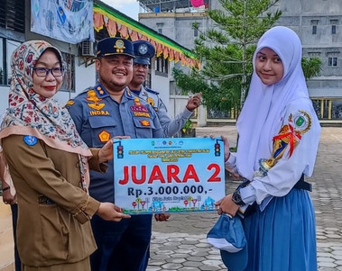 Kadishub Inhil Berikan Motivasi dan Penghargaan Untuk Siswa 