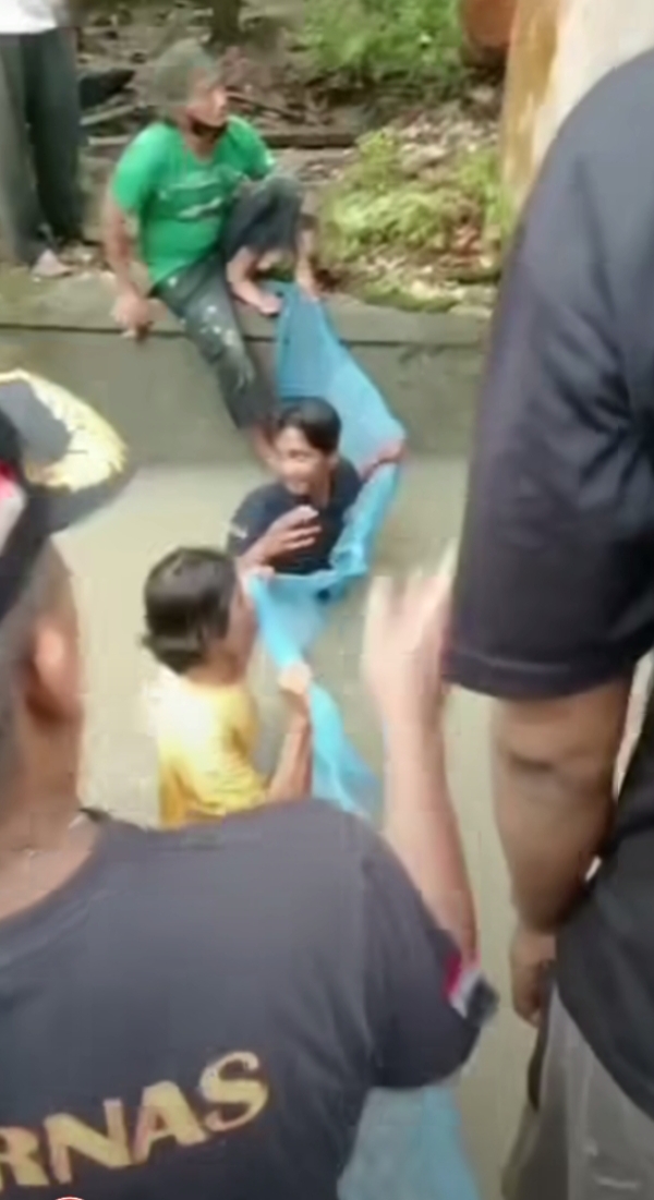 Bermain di Pinggir Parit, Bocah Tiga Tahun Terpeleset dan Tenggelam di Pintu Air Meranti