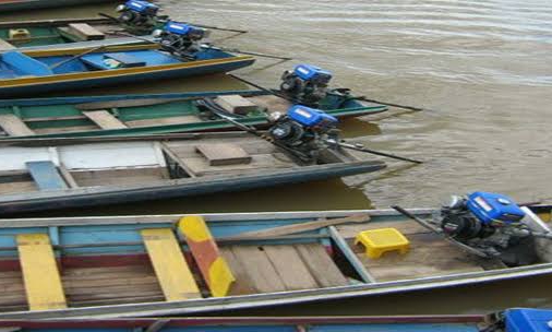 November, Pemprov Riau Salurkan Bantuan Kapal Katinting pada 6 Kelompok Nelayan