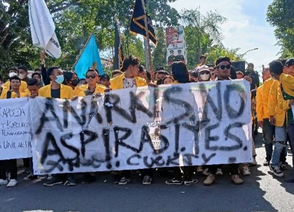 Buntut Penangkapan Mahasiswa, Massa Tuntut Kapolda Copot Kapolresta Pekanbaru 