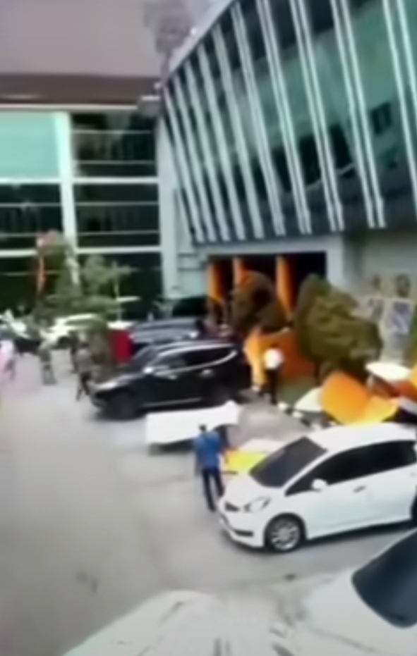 ACP RS Awal Bros Sudirman Jatuh Timpa 7 Unit Kendaraan