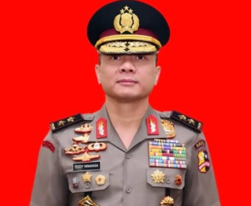 Teddy Minahasa Bantah Jadi Pengguna dan Pengedar Narkoba