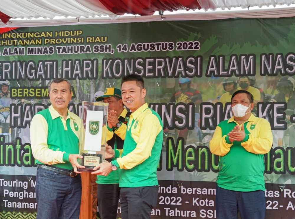 Mantap! Kabupaten Rohil Menjadi Kabupaten Terbersih di Riau