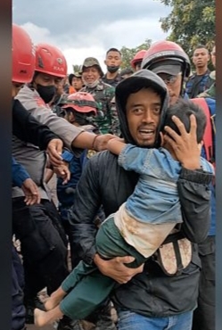 Kisah Azka Bocah 6 Tahun Selamat Setelah Terkurung 3 Hari di Reruntuhan Gempa
