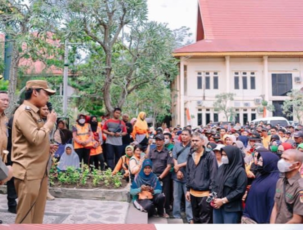 Sidak ke Kantor DLHK, Pj Wako Pekanbaru Minta OPD Pastikan Data Tenaga Kebersihan 