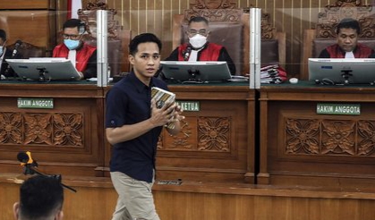 Mengejutkan! Bharada E Tunjukan Bukti Foto Diberi Amplop Ferdy Sambo