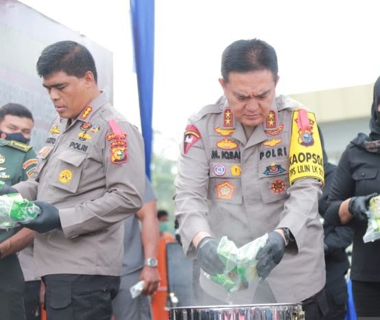 Polda Riau Musnahkan 91 Kg Sabu dan 25 Kg Ganja dari 19 Tersangka