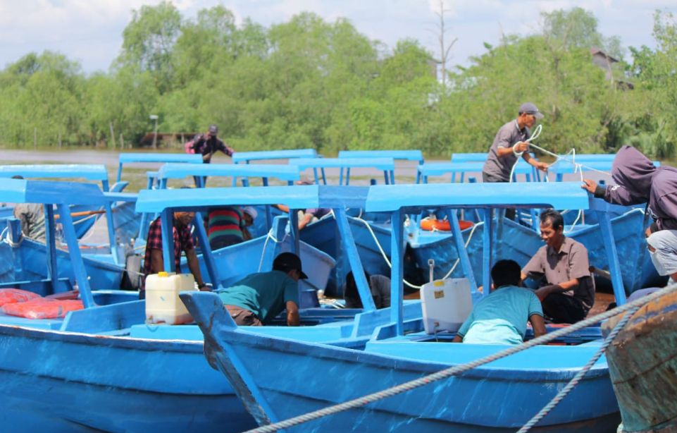 Pemprov Riau Salurkan 35 Unit Kapal untuk Nelayan di 8 Daerah