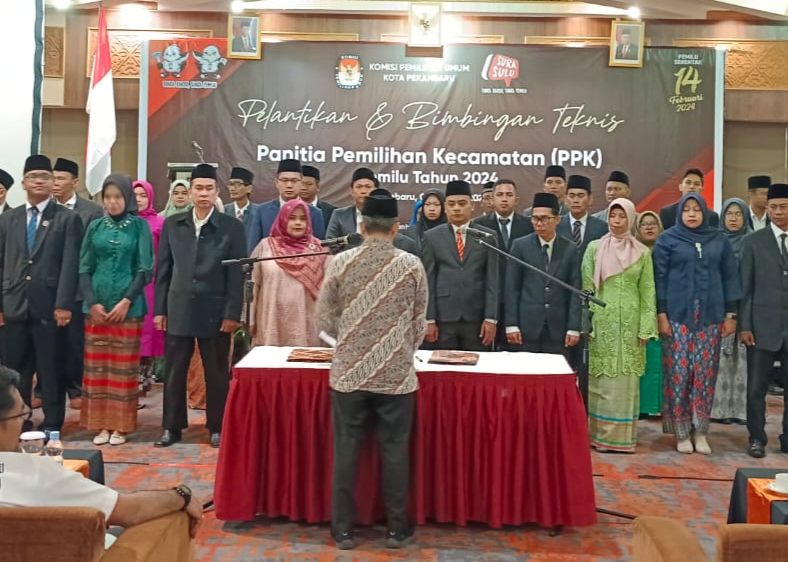 Pasca Dilantik, Ketua KPU Pekanbaru Ingatkan 75 Anggota PPK Jaga Independensi 