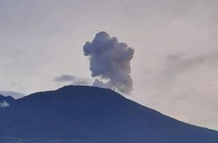 Alhamdulillah, Ratusan Pendaki Gunung Marapi Sumbar Turun dengan Selamat 