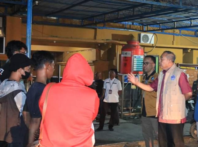 Tim Yustisi Pekanbaru Amankan 5 Warga yang Buang Sampah Sembarangan 