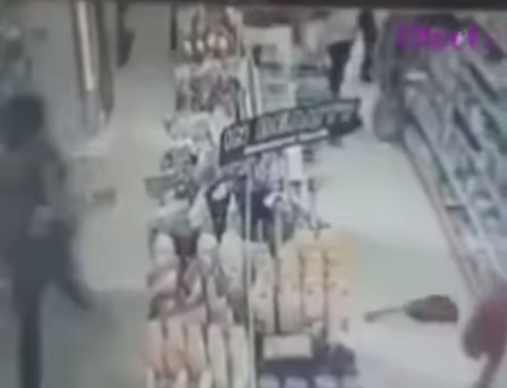 Karyawan Indomaret Babak Belur Dikeroyok 4 Pengamen Jalanan