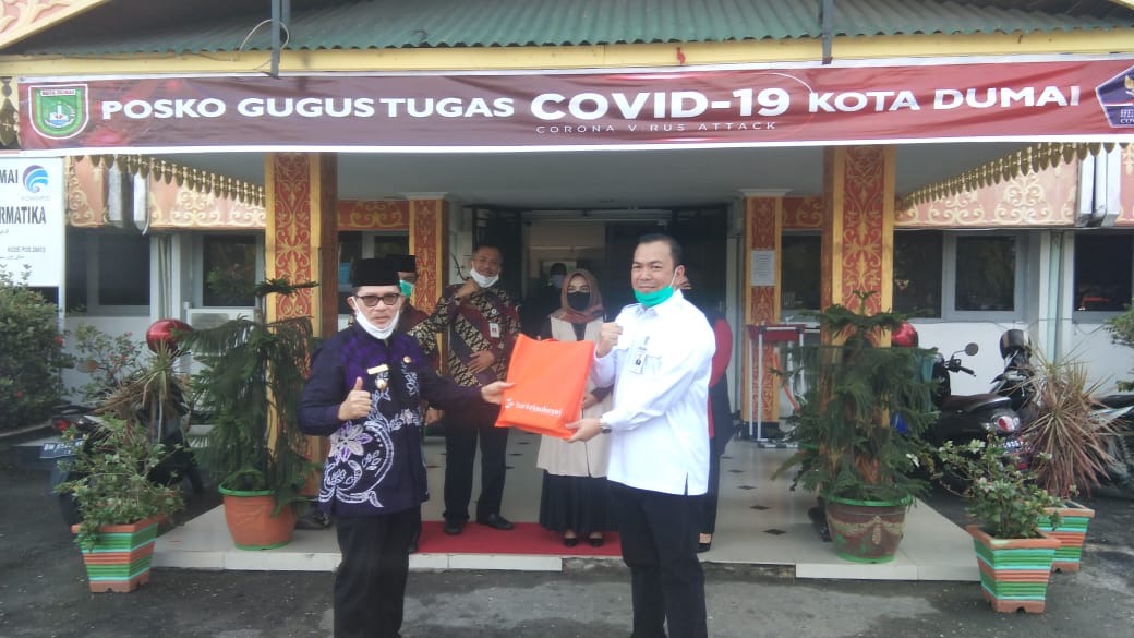 Bank Riau Kepri Serahkan Bantuan Thermo Gun ke Pemko Dumai