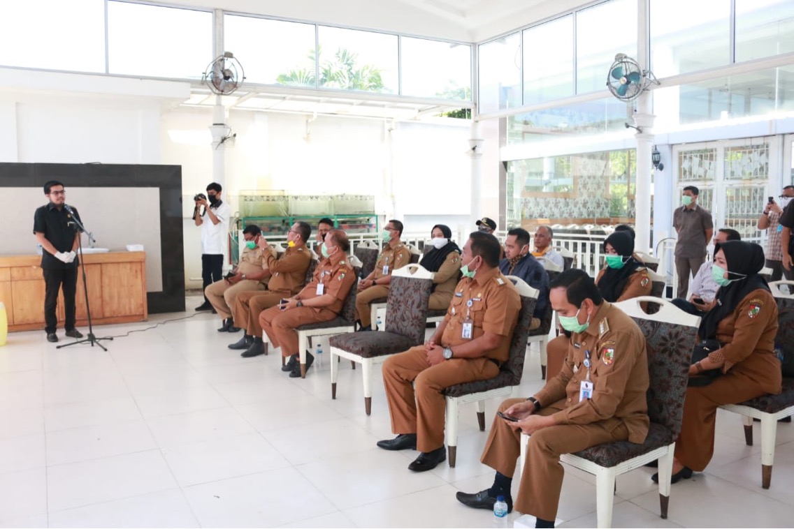 Jalankan Amanah Rahul, Ginda Salurkan Bantuan Disinfektan Kepada Seluruh Kecamatan di Pekanbaru
