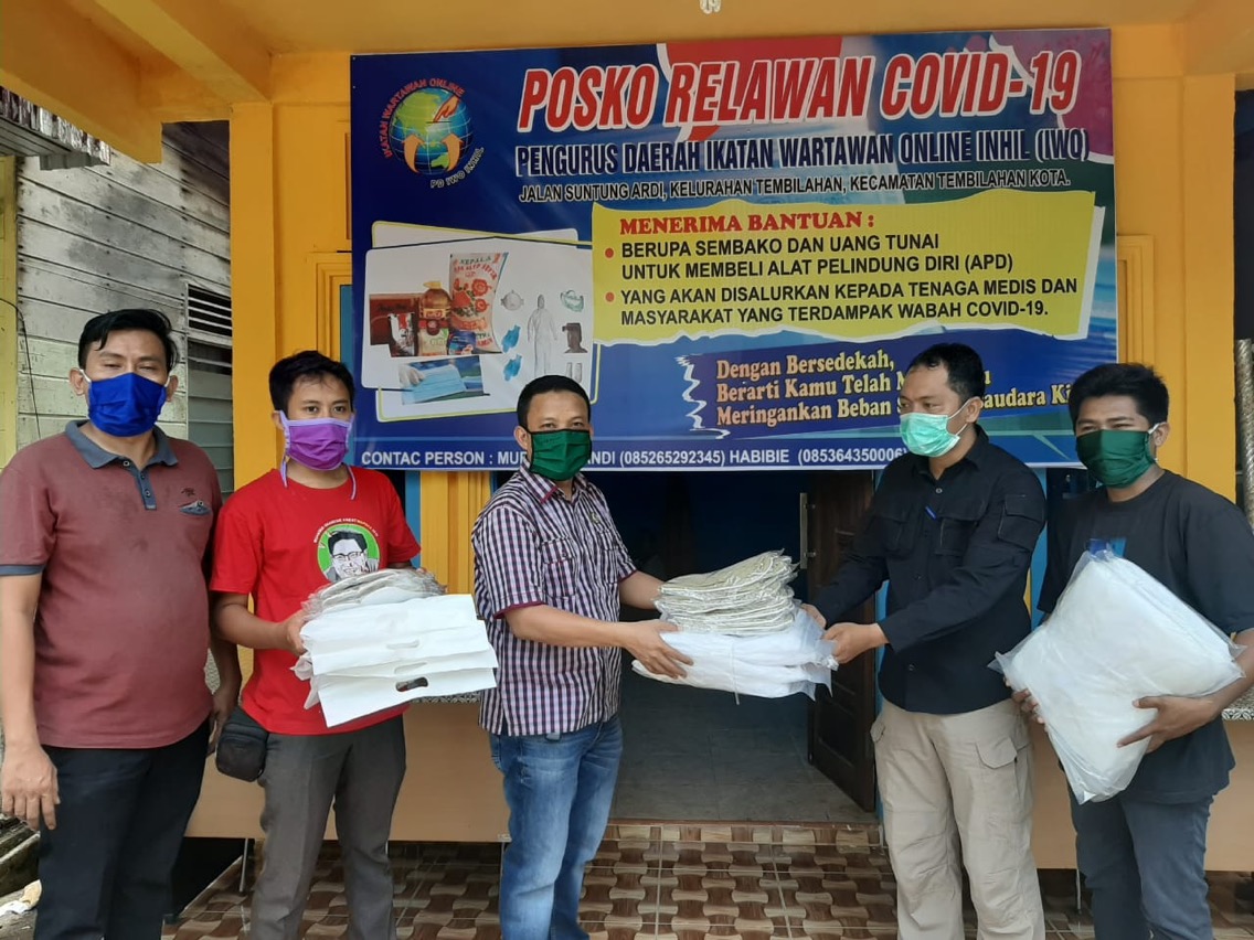 Ketua PKB Inhil Serahkan Bantuan APD ke Posko Relawan Covid -19 IWO