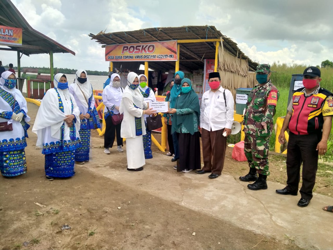 PC BKMT Tembilahan Hulu Bantu Masker Kain di 4 Desa