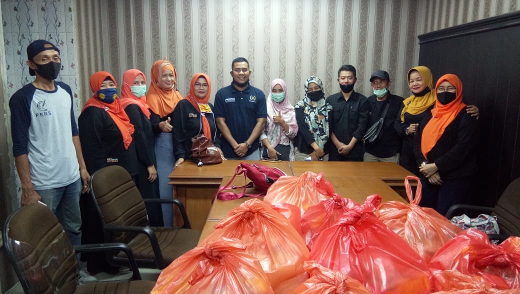Berikan Dukungan di Masa Covid-19 , FPKB Berbagi Dengan FWL DPRD Pekanbaru 