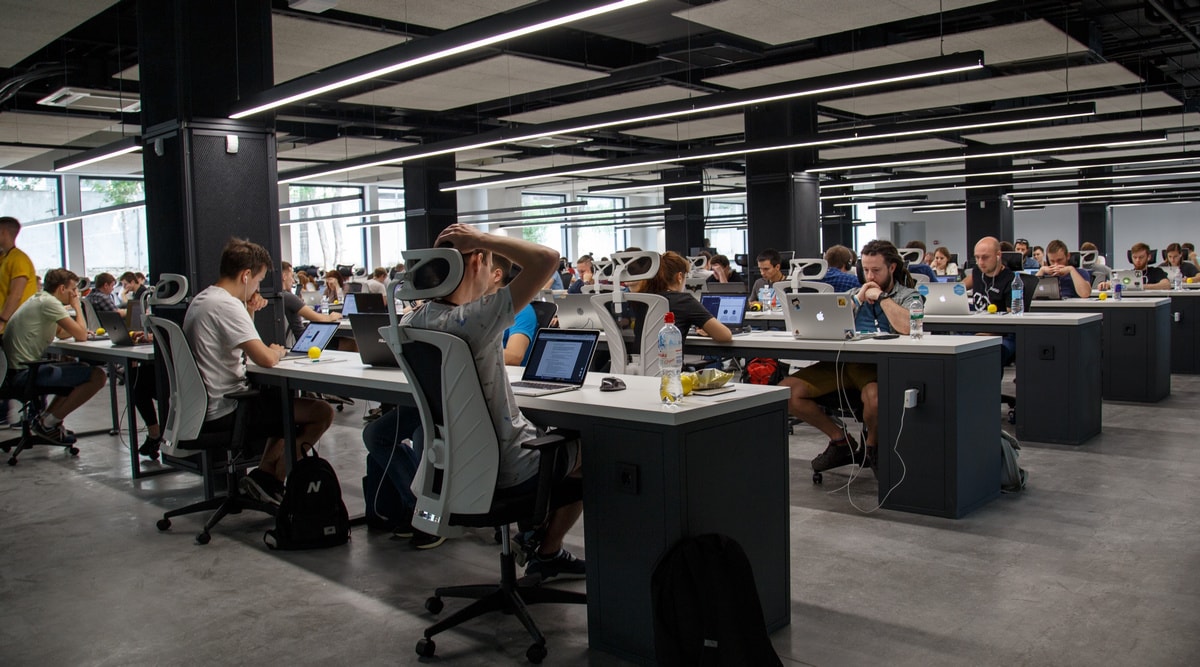 Awas, Pemerintah Pantau Kantor yang Masih Beroperasi saat PSBB