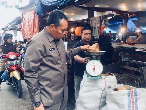 DPP Tera Ulang Timbangan di Pasar Agus Salim