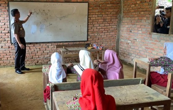 Pesan Untuk Pak Jokowi: Kami Sekolah Marginal di Siak Butuh Kelas Baru