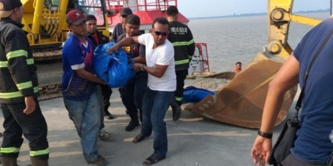 4 ABK Meninggal Setelah Terjebak di Bunker Kapal Tongkang di Pelabuhan Sungai Api Siak