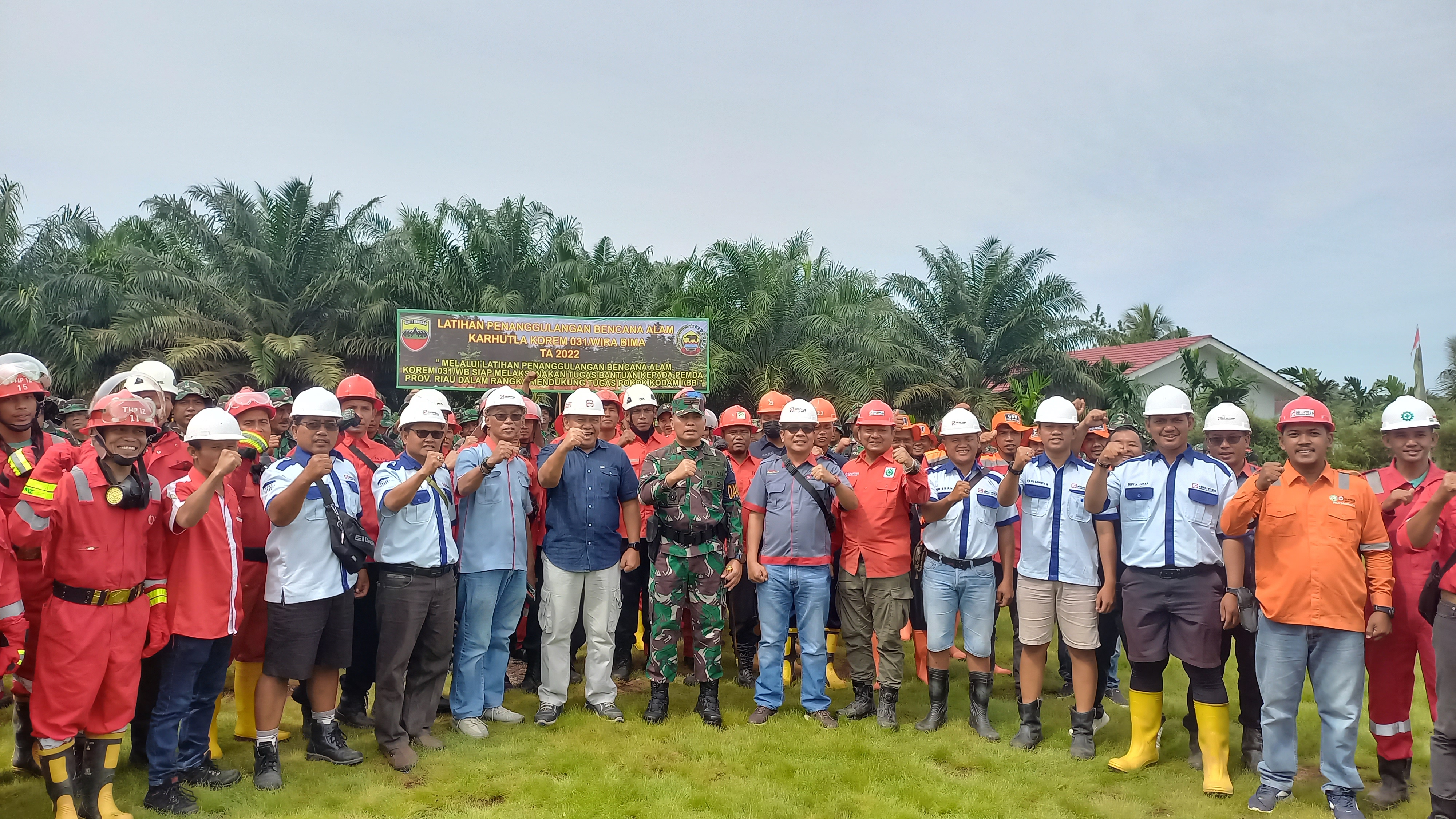 Korem 031/Wira Bima Gandeng Sinar Mas Agribusiness and Food Beri Pelatihan Penanggulangan Karhutla