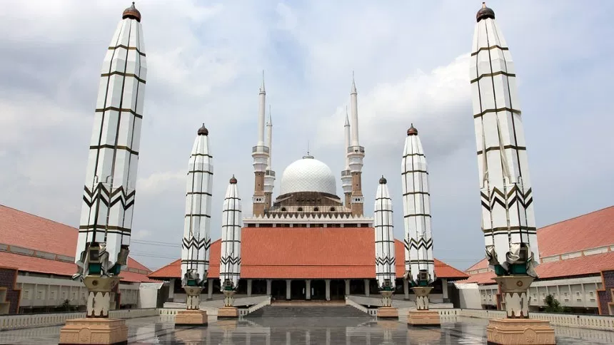 Prabowo Tak Diperbolehkan Salat Jumat di Masjid Agung Semarang, Berikut Penjelasan Takmir