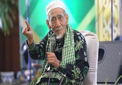 Berangkat ke Saudi untuk Tunaikan Ibadah Haji, Mbah Moen Wafat di Mekah