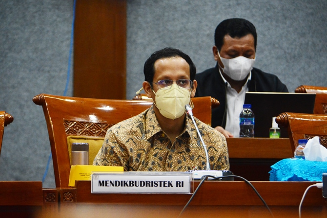 Nadiem Tegaskan PTM Terbatas Bukan Sekolah Seperti Biasa