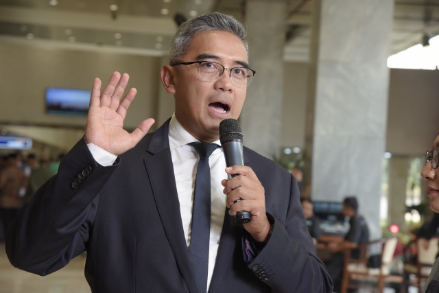 Muhammad Farhan Akui Pernah Ditegur Karena Pakai Sepatu Kets Saat di DPR