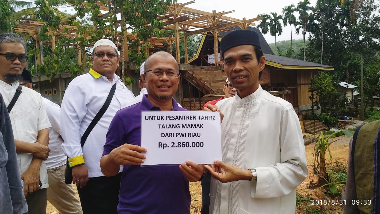 PWI Riau Bantu Pondok Tahfiz Talang Mamak
