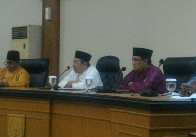 Setelah Sempat Ricuh, Gubri Terima Perwakilan Masyarakat Desa Koto AmanÂ Â 