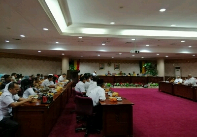 Pertegas Masalah Iuran Sekolah, Komisi V DPRD Riau hearing bersama Kepala SMA