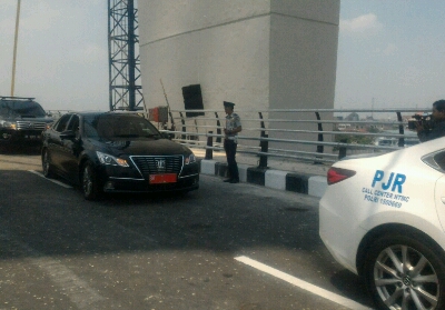 Mobil Gubri Lalui Perdana Pembukaan Jembatan Sultan Abdul Jalil Alamuddin Syah