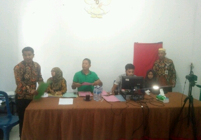 Disdukcapil Rohul Jemput Bola Perekaman e-KTP ke Desa Mahoto Sakti