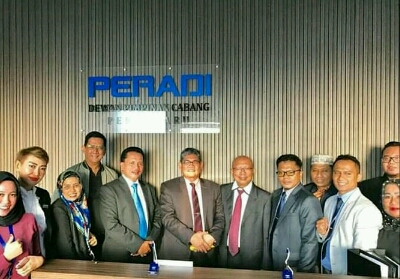 Ketum DPP Peradi Ambil Sumpah Advokat Baru