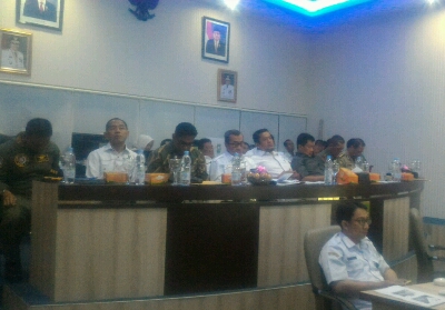 Video Conference Mendagri dan Gubernur se-Indonesia untuk Koordinasi Jelang Pemilu Molor